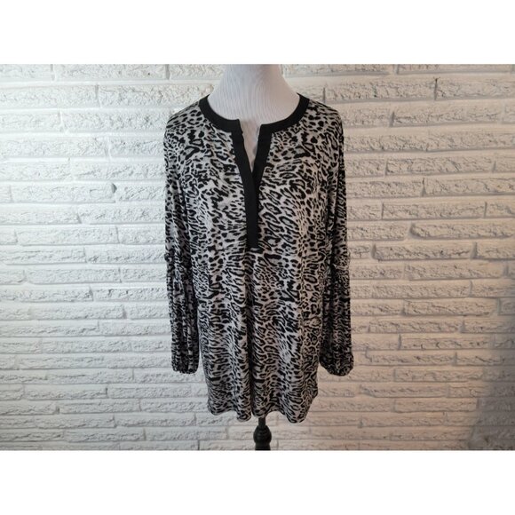Cato Womens Top 18W 20W Plus Tunic Knit Black Gray Animal Print ANI70E - Picture 1 of 9